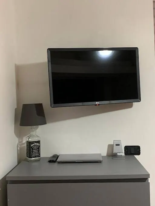 Alloggio Incantevole/ Bedsitting-Room 奥塔维拉米奇